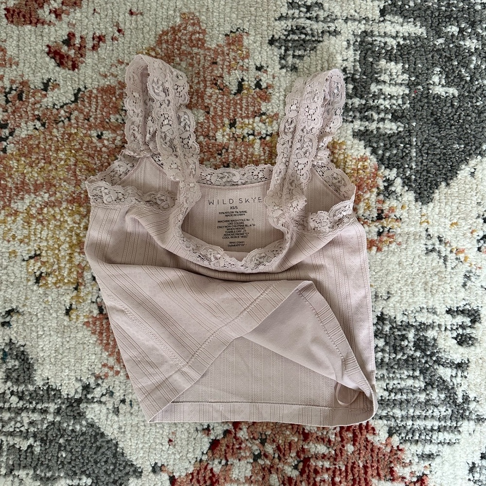 Wild Skyes Crop Lace Trim Tank Top Cami Size XS y2k style EUC

Bin 12 - Picture 9 of 9